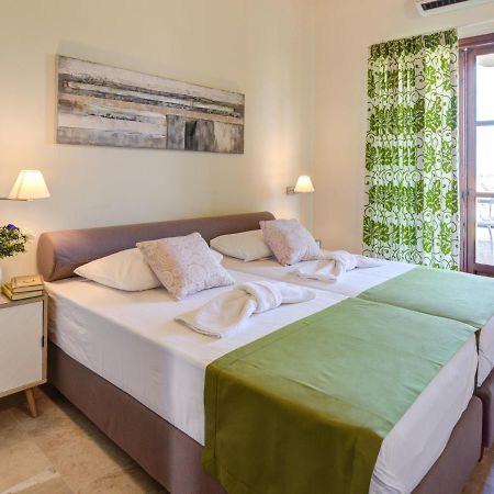 Chriselen Hotel Eleonas Eksteriør billede