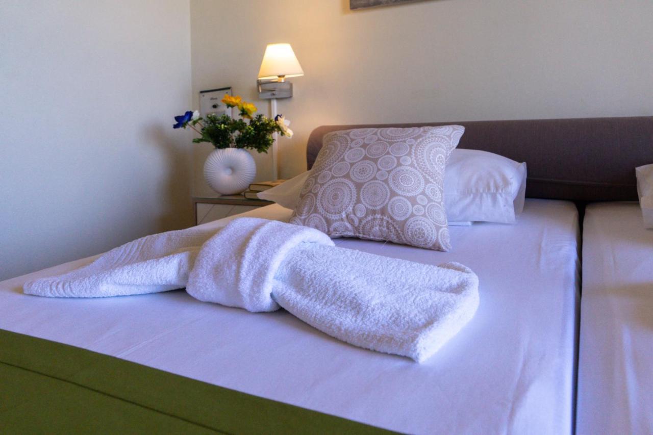Chriselen Hotel Eleonas Eksteriør billede