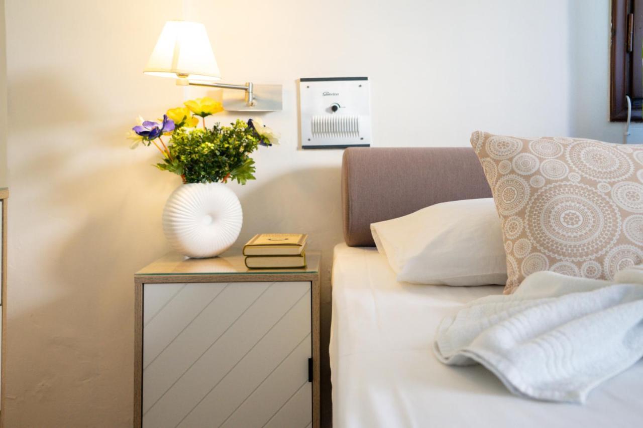 Chriselen Hotel Eleonas Eksteriør billede