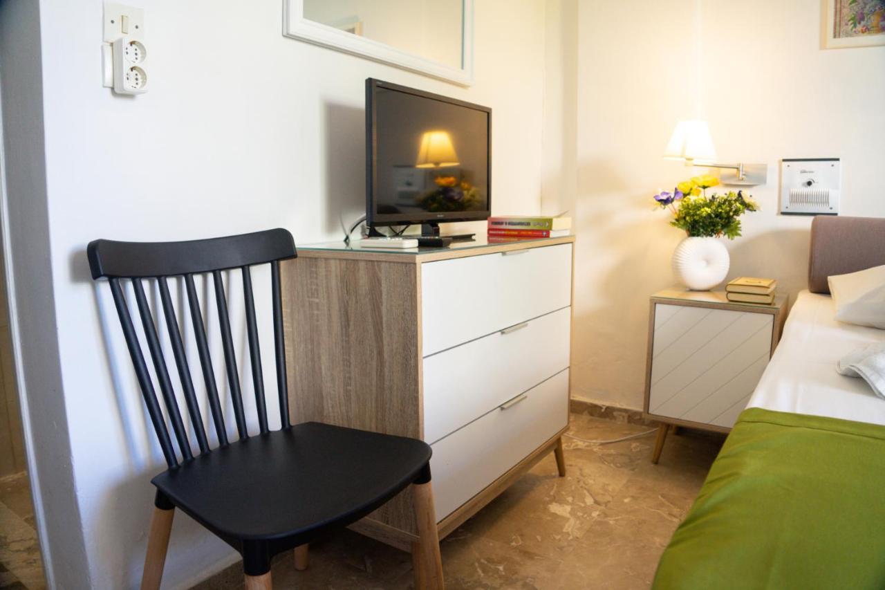 Chriselen Hotel Eleonas Eksteriør billede