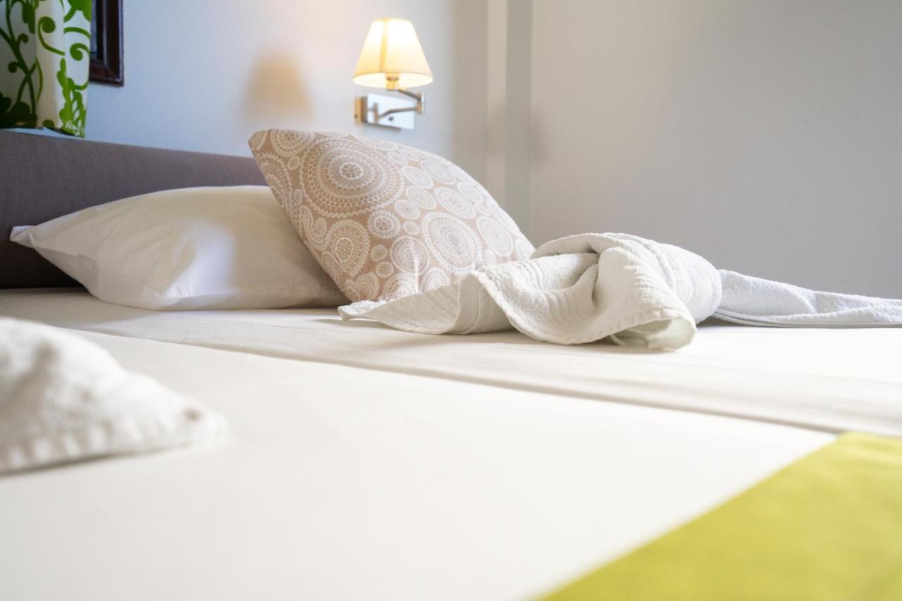Chriselen Hotel Eleonas Eksteriør billede