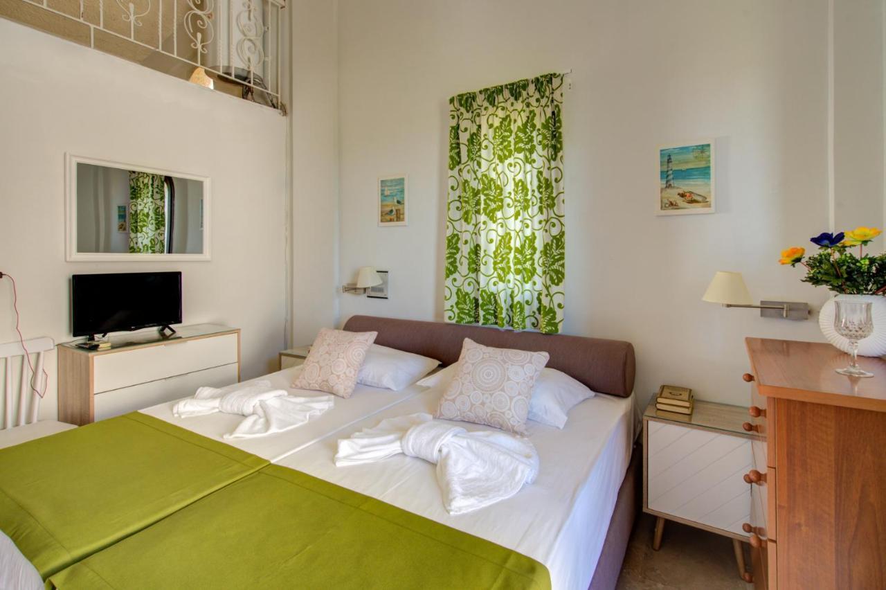 Chriselen Hotel Eleonas Eksteriør billede